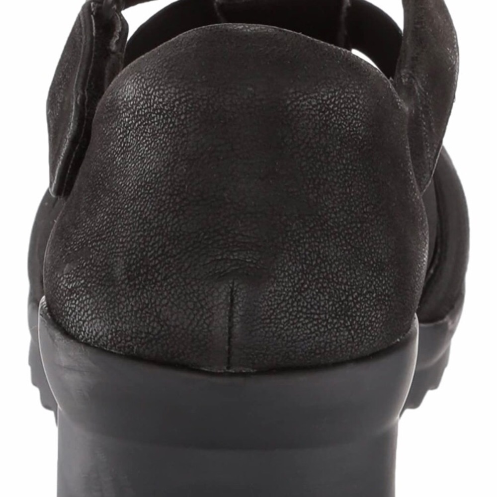 Shoes - Picture 2 of 5